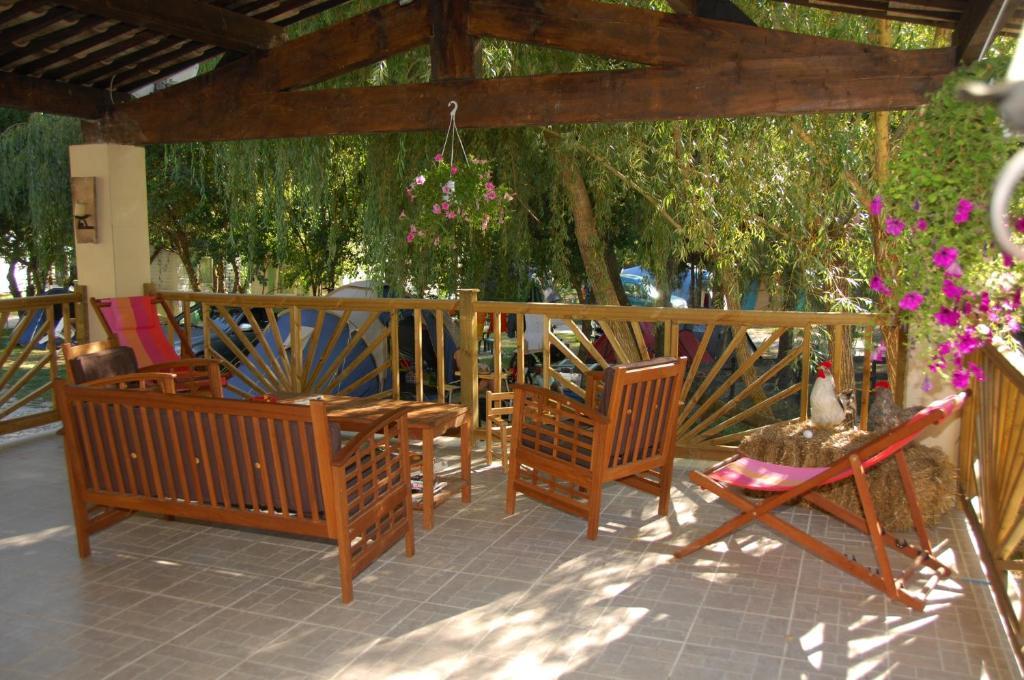 Camping La Ferme De Castellane Zewnętrze zdjęcie